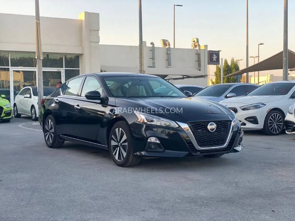 Nissan Altima 2019 for Sale in Sharjah Image-3