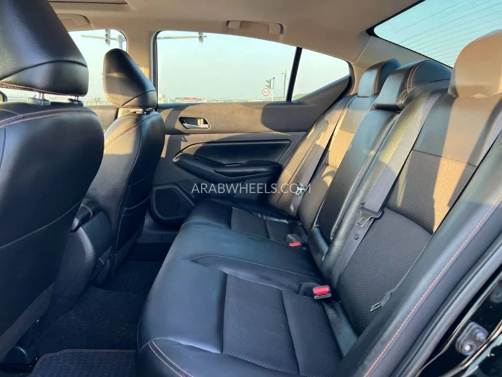 Nissan Altima 2022 for Sale in Sharjah Image-9