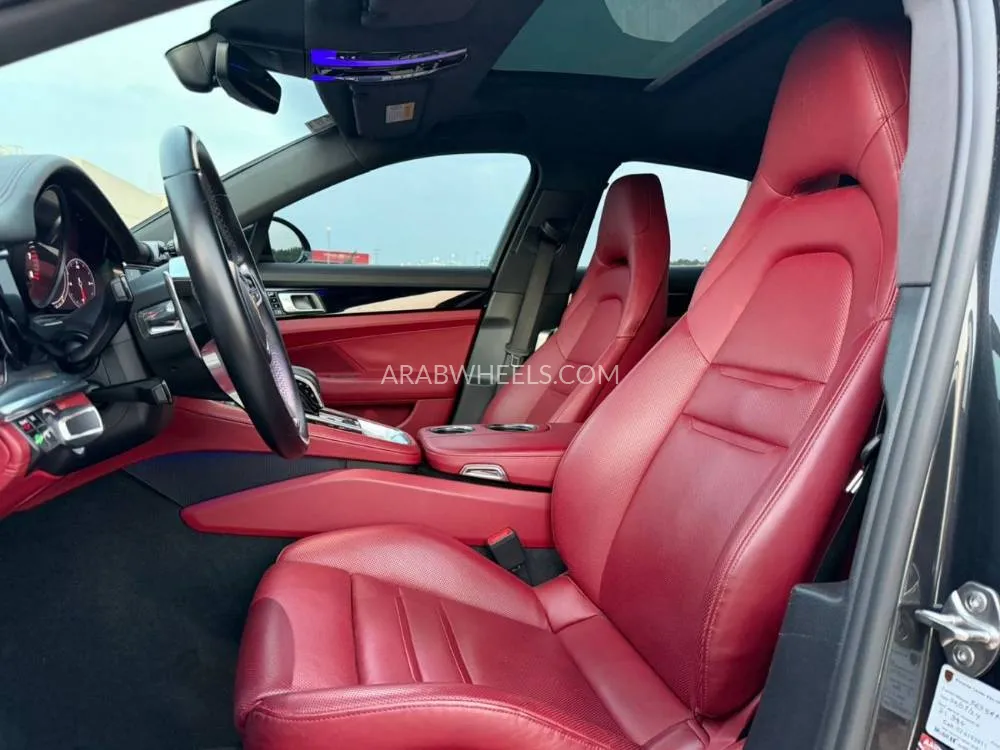 Porsche Panamera 2018 for Sale in Sharjah Image-8