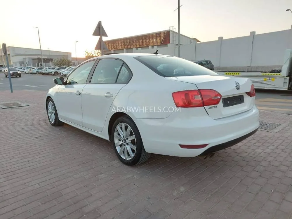 Volkswagen Jetta 2012 for Sale in Sharjah Image-2