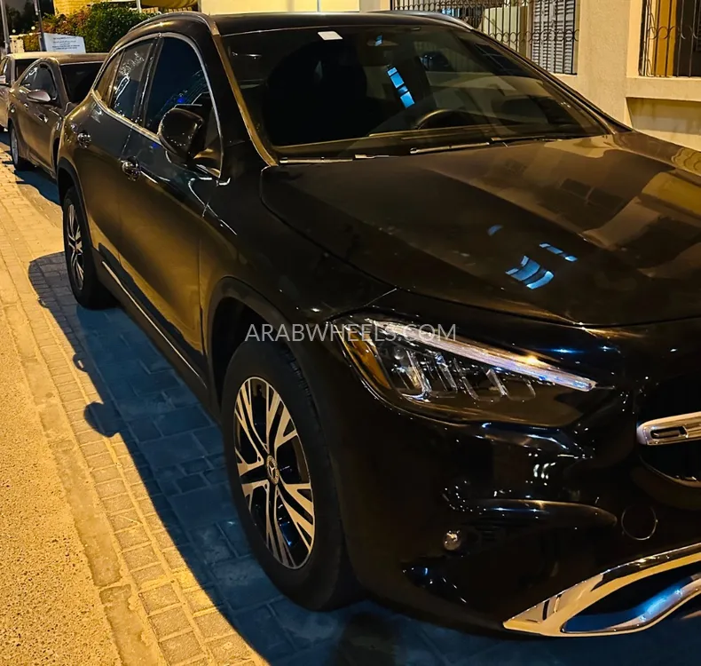 Mercedes Benz GLA 2025 for Sale in Dubai Image-2