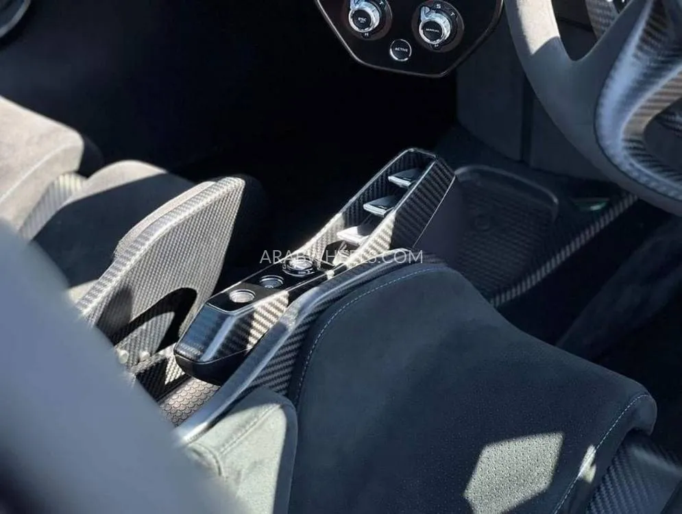 McLaren Senna 2018 for Sale in Dubai Image-4