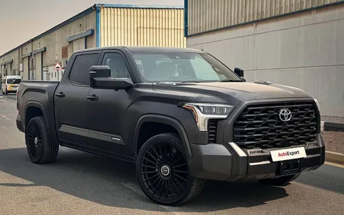 Toyota Tundra CrewMax SR5 2025