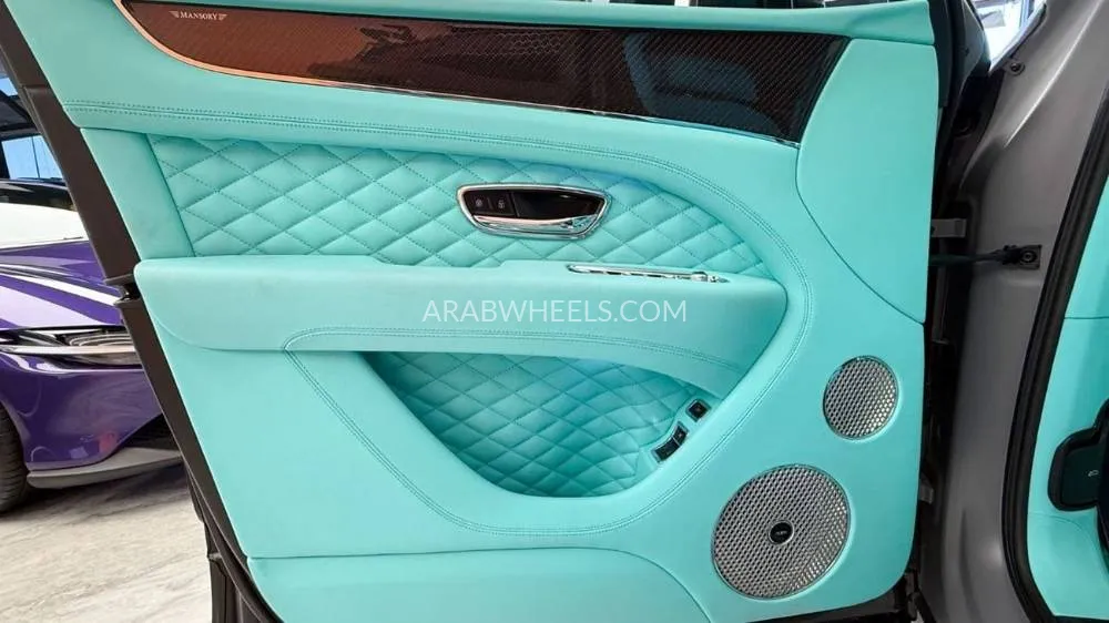 Bentley Bentayga 2022 for Sale in Dubai Image-10