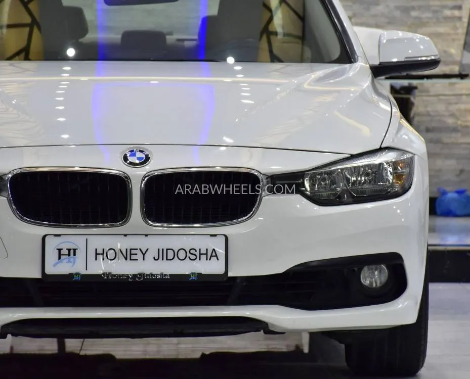 BMW 3 series 2017 for Sale in Dubai Image-4