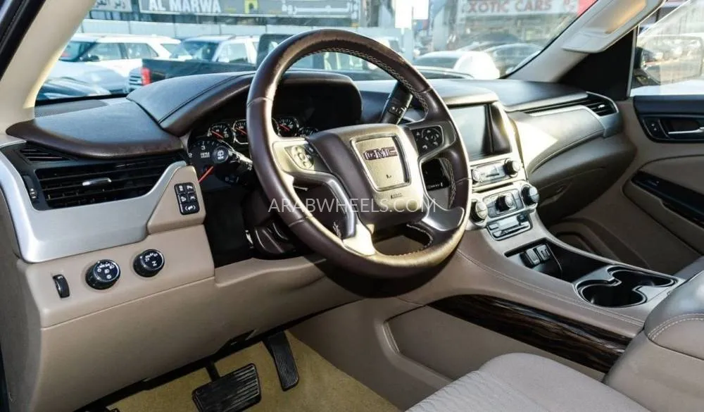 GMC Yukon 2017 for Sale in Dubai Image-5