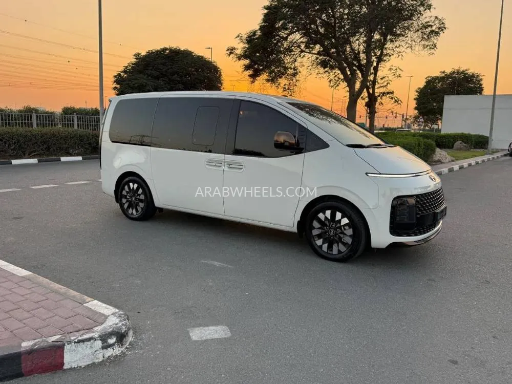 هيونداي ستاريا 2024 for Sale in دبي Image-2