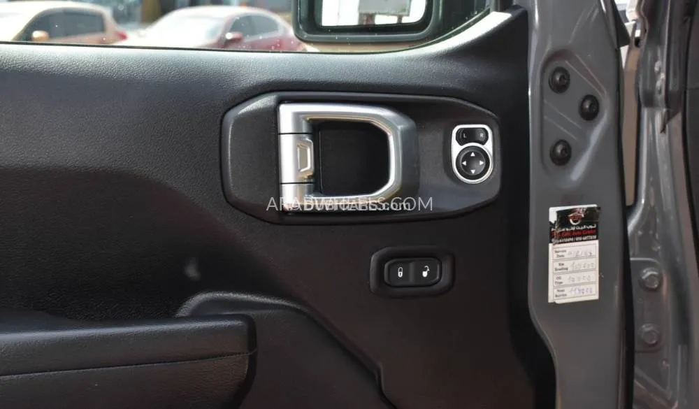 Jeep Wrangler 2018 for Sale in Dubai Image-11