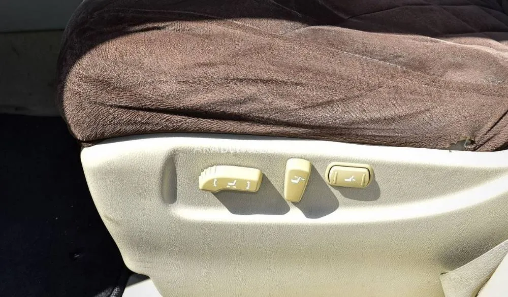 Nissan Patrol 2013 for Sale in Dubai Image-9