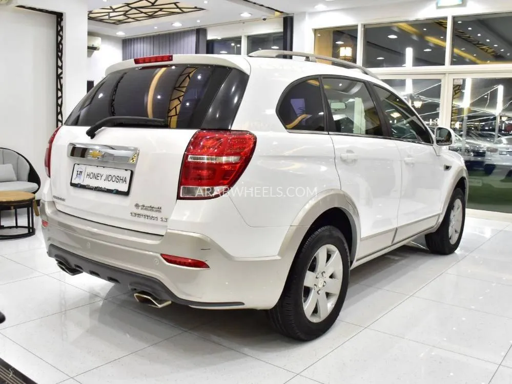 Chevrolet Captiva 2017 for Sale in Dubai Image-6