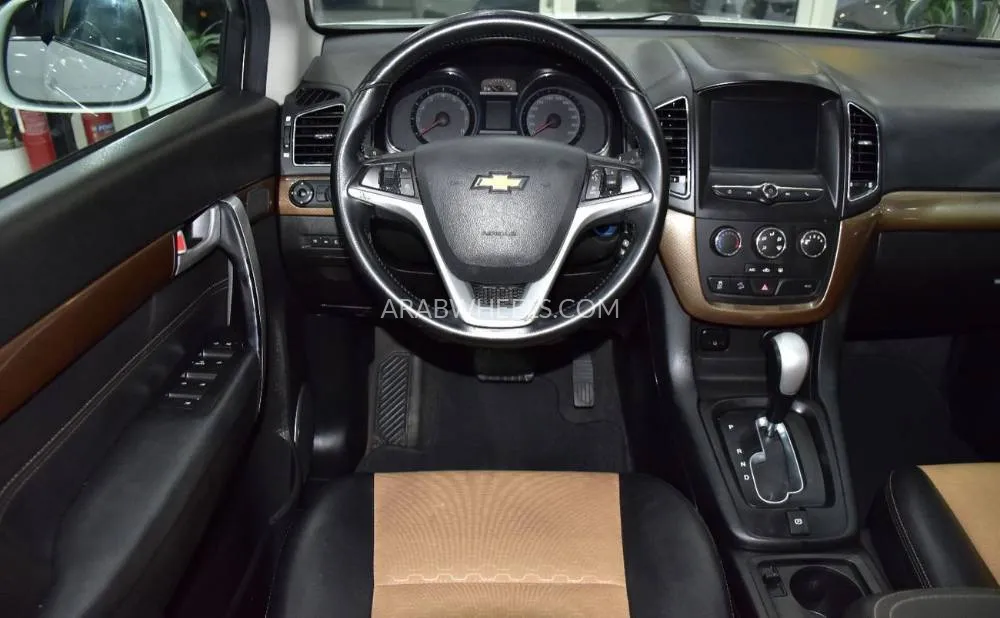 Chevrolet Captiva 2017 for Sale in Dubai Image-12