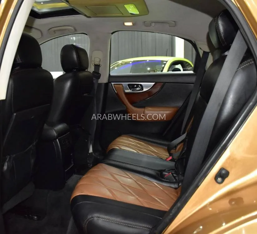 Infiniti FX50 2009 for Sale in Dubai Image-12