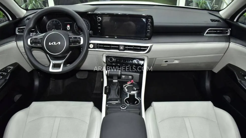 Kia K5 2022 for Sale in Dubai Image-11
