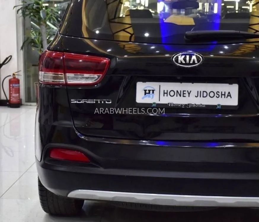 Kia Sorento 2016 for Sale in Dubai Image-8