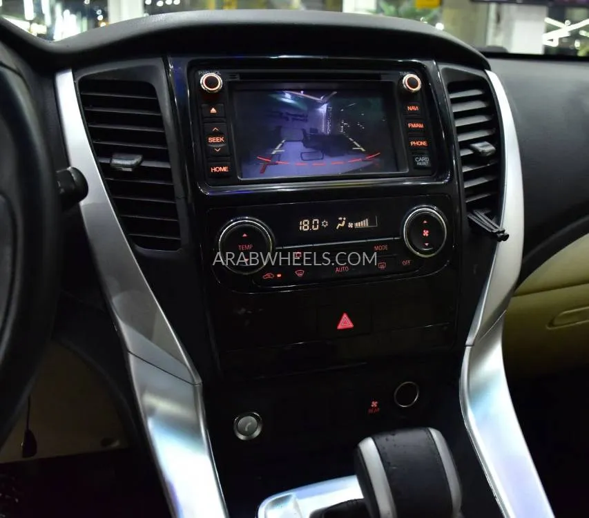 Mitsubishi Montero Sport 2016 for Sale in Dubai Image-13