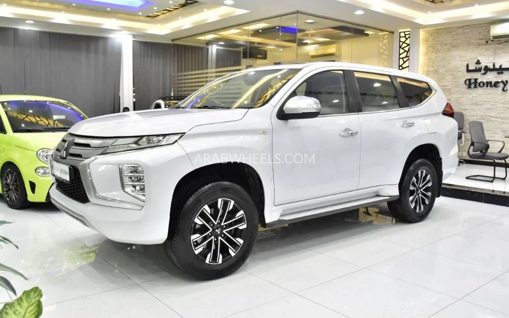 Mitsubishi Montero Sport 2021 for Sale in Dubai Image-3
