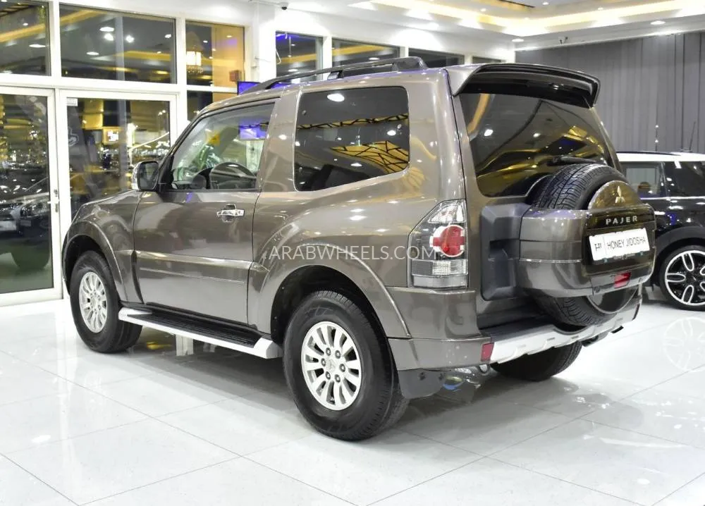 ميتسوبيشي باجيرو 2014 for Sale in دبي Image-7