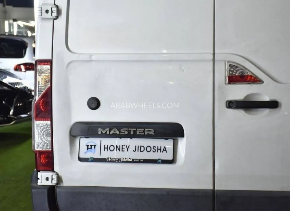 Renault Master 2020 for Sale in Dubai Image-7