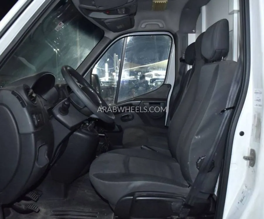 Renault Master 2020 for Sale in Dubai Image-8
