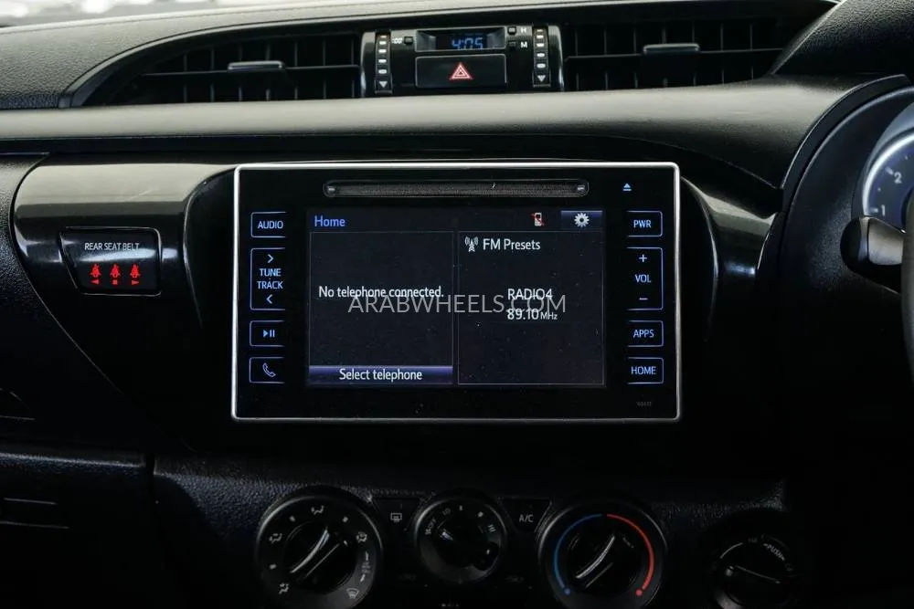 تويوتا هايلوكس 2018 for Sale in دبي Image-13