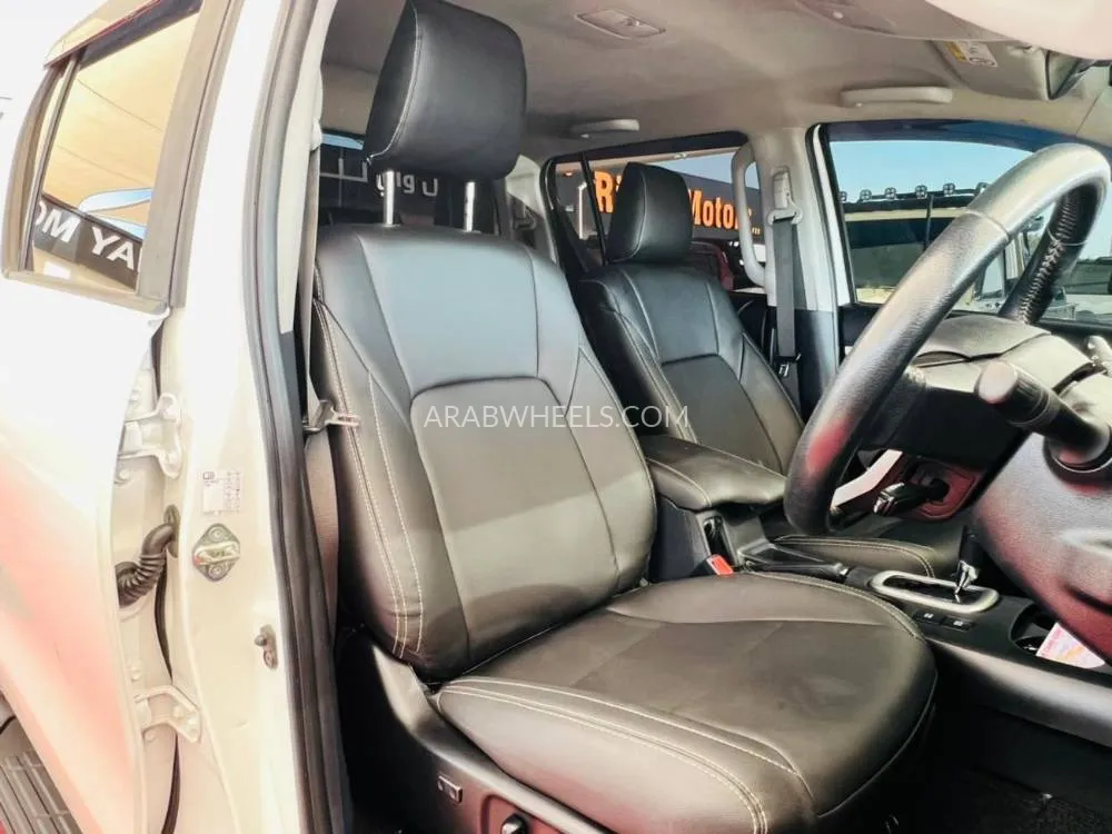 تويوتا هايلوكس 2021 for Sale in دبي Image-22