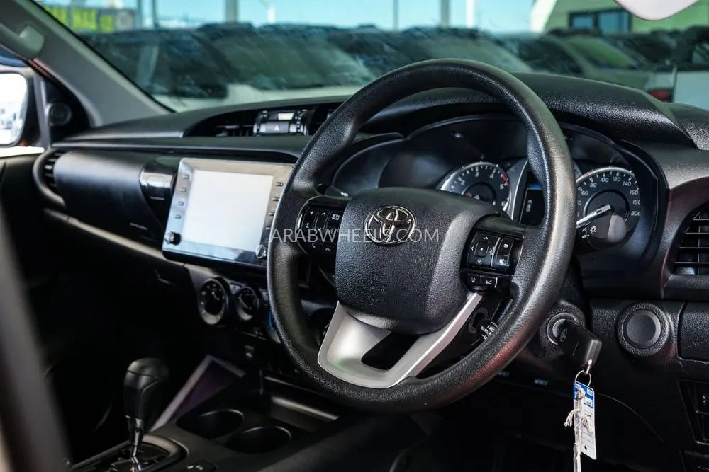 تويوتا هايلوكس 2024 for Sale in دبي Image-21