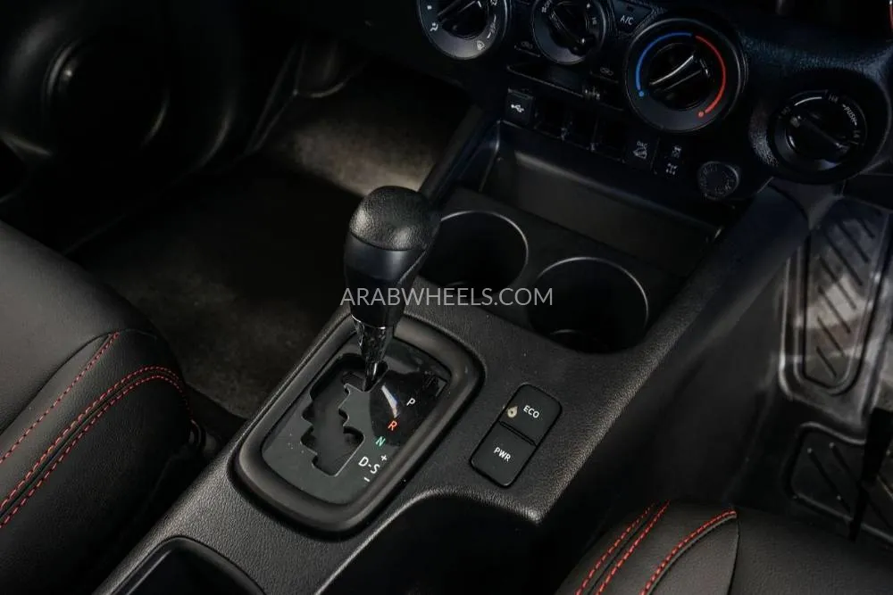 تويوتا هايلوكس 2024 for Sale in دبي Image-22