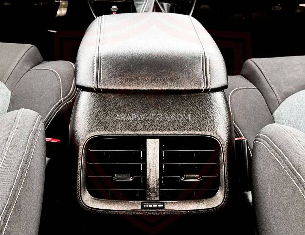 Chevrolet Captiva 2022 for Sale in Sharjah Image-11