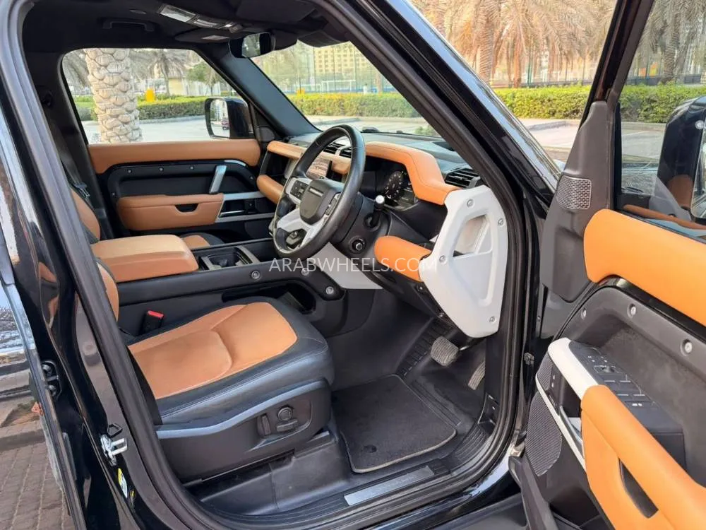 Land Rover Defender 2024 for Sale in Dubai Image-16