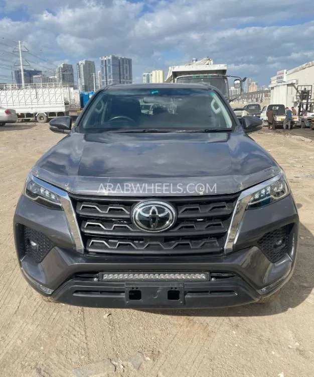 Toyota Fortuner 2023 for Sale in Dubai Image-3