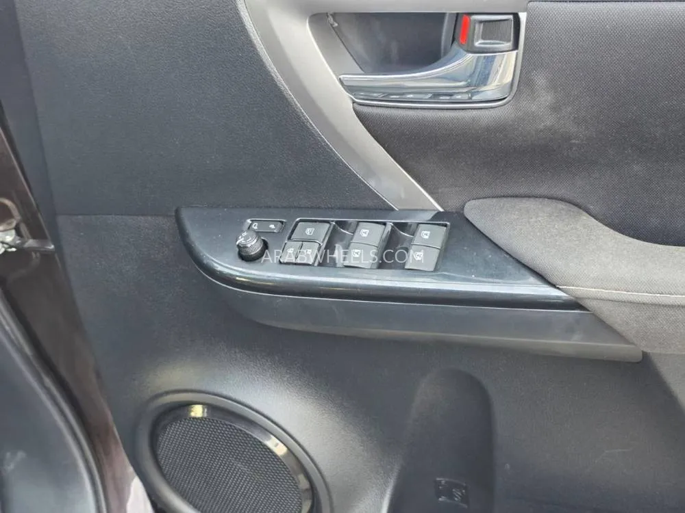 Toyota Fortuner 2024 for Sale in Dubai Image-19