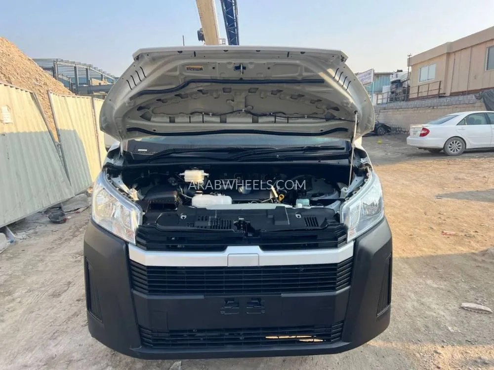 Toyota Hiace 2024 for Sale in Dubai Image-10