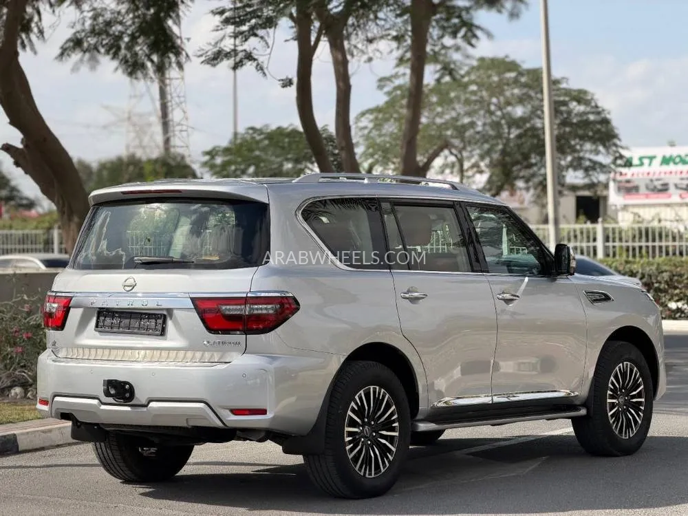 Nissan Patrol 2022 for Sale in Dubai Image-3