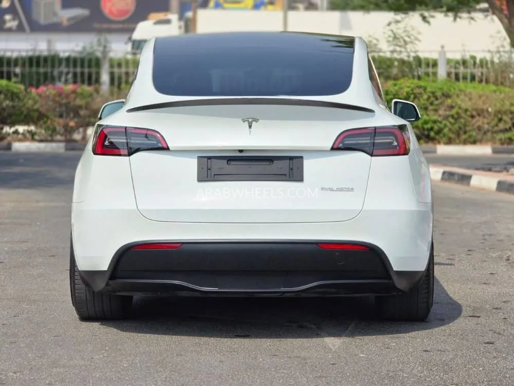 Tesla Model Y 2024 for Sale in Dubai Image-11