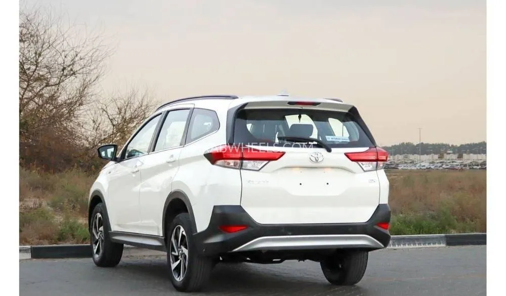 Toyota Rush 2023 for Sale in Sharjah Image-4