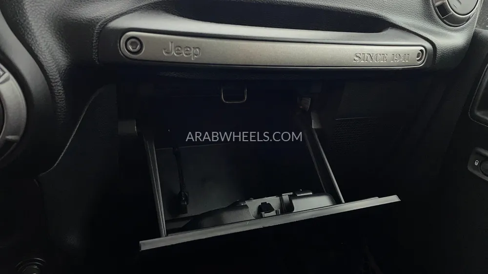 جيب رانجلر 2018 for Sale in دبي Image-28