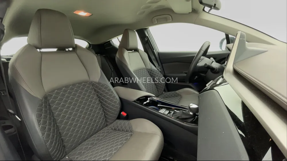 Toyota C-HR 2022 for Sale in Dubai Image-24