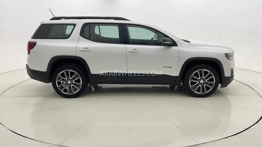 GMC Acadia 2023 for Sale in Dubai Image-2