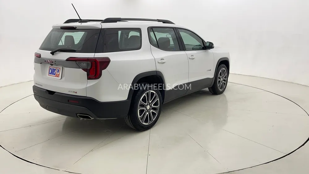 GMC Acadia 2023 for Sale in Dubai Image-3