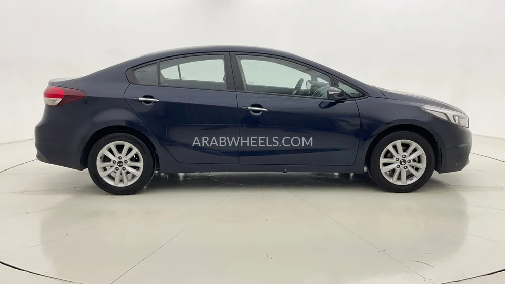 Kia Cerato 2018 for Sale in Dubai Image-2
