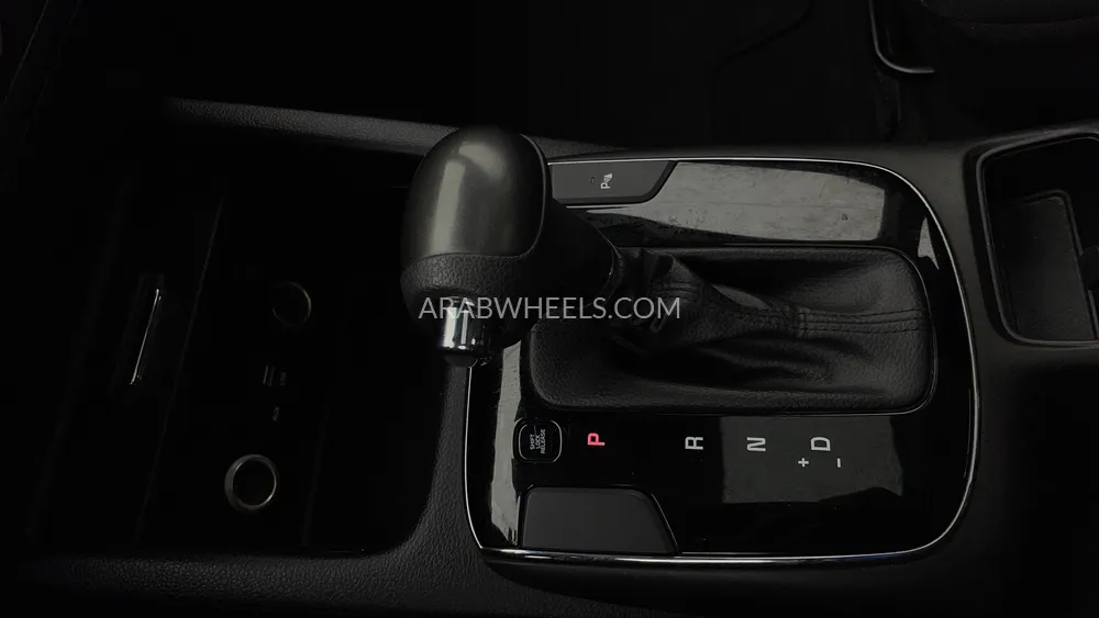 Kia Cerato 2018 for Sale in Dubai Image-18