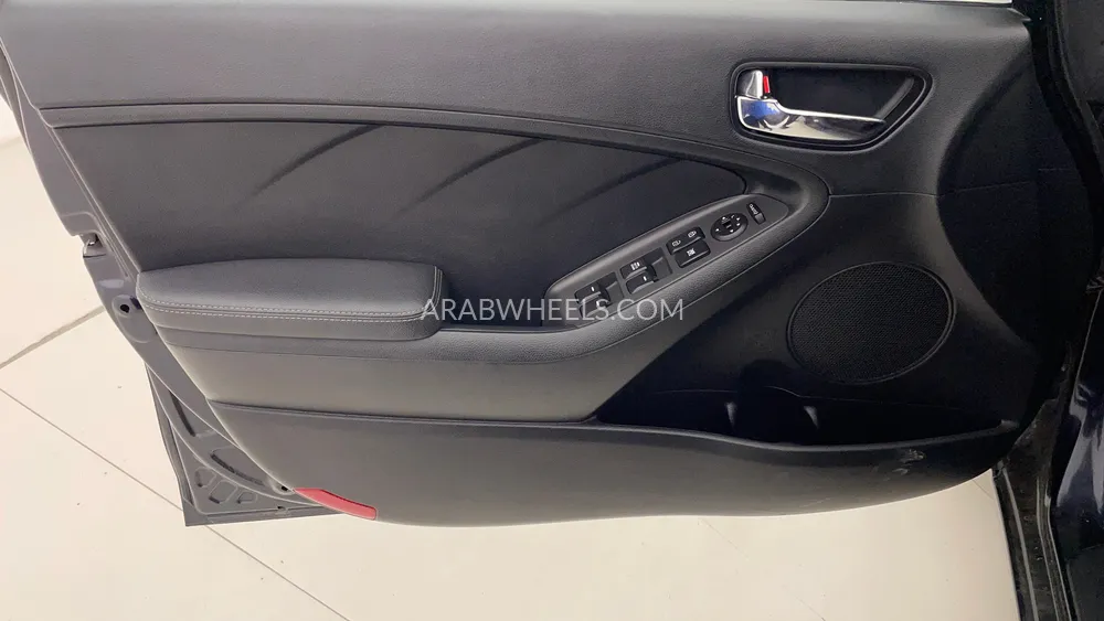 Kia Cerato 2018 for Sale in Dubai Image-19