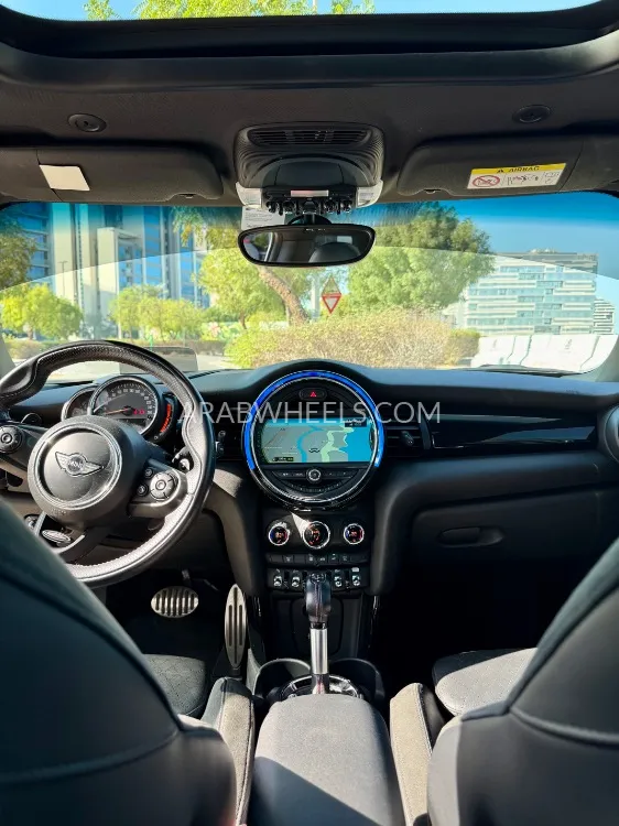 ميني كوبر 2018 for Sale in أبو ظبي Image-7