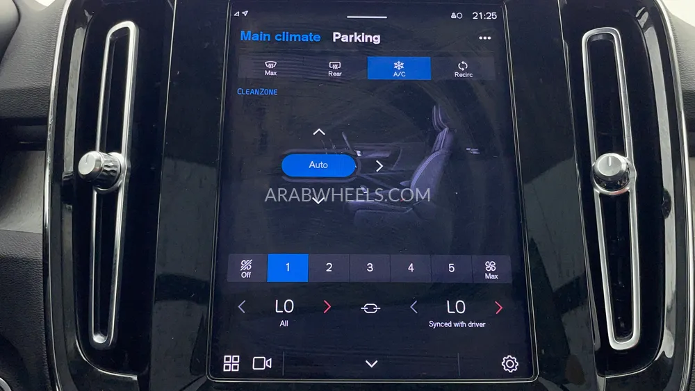 Volvo XC40 2023 for Sale in Dubai Image-54