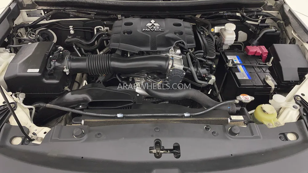 Mitsubishi Montero Sport 2022 for Sale in Dubai Image-9