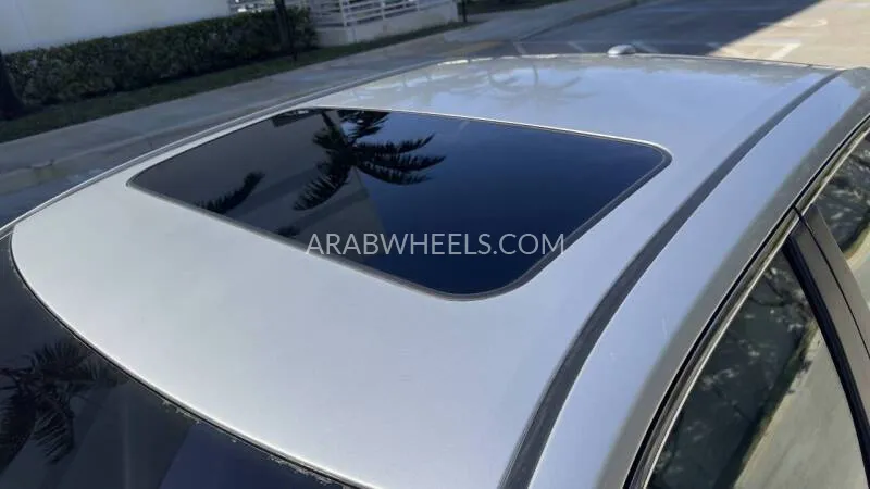 تويوتا كامري 2012 for Sale in أبو ظبي Image-4