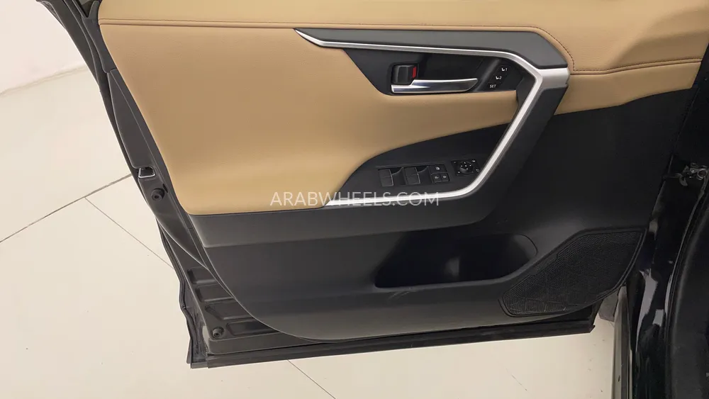 تويوتا راف 4 2023 for Sale in دبي Image-19