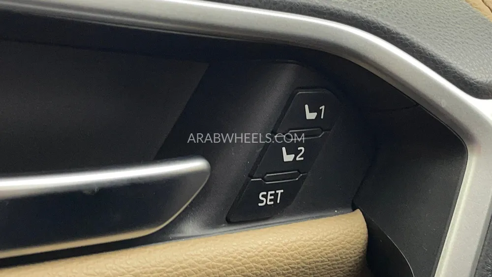 تويوتا راف 4 2023 for Sale in دبي Image-43