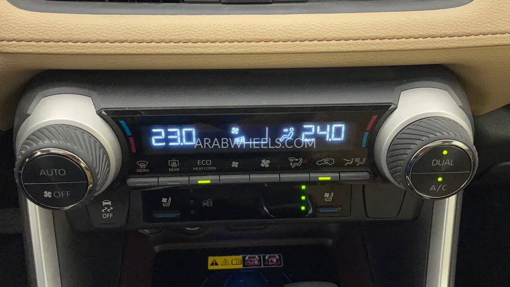 تويوتا راف 4 2023 for Sale in دبي Image-50