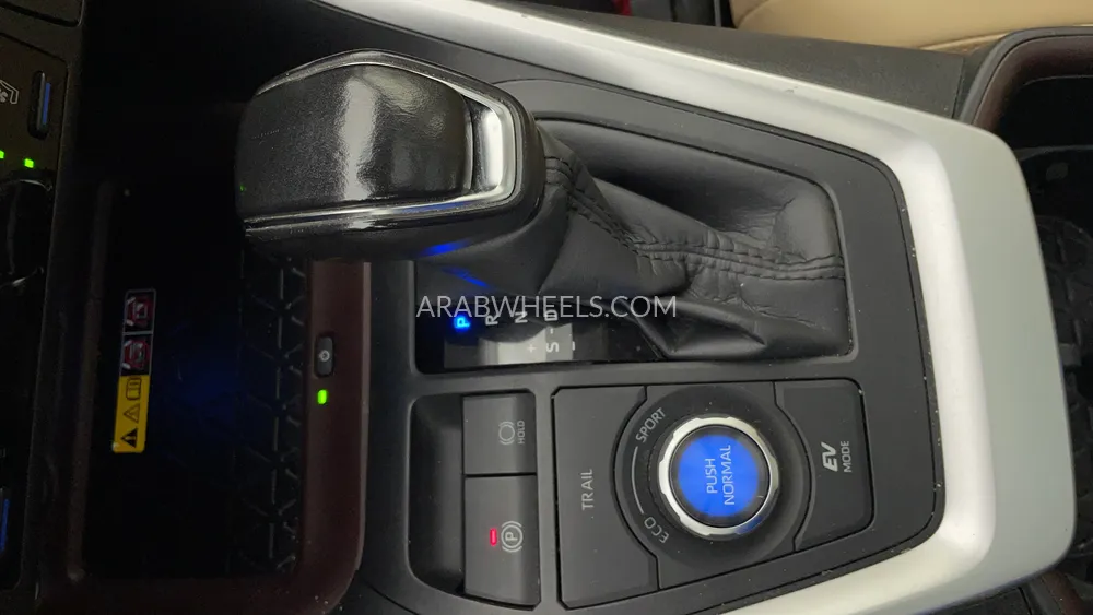 تويوتا راف 4 2023 for Sale in دبي Image-18